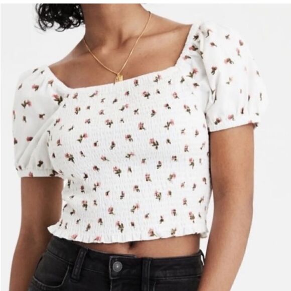 AMERICAN EAGLE Smocked Puff Sleeve Crop Top White Size Medium - Picture 1 of 6